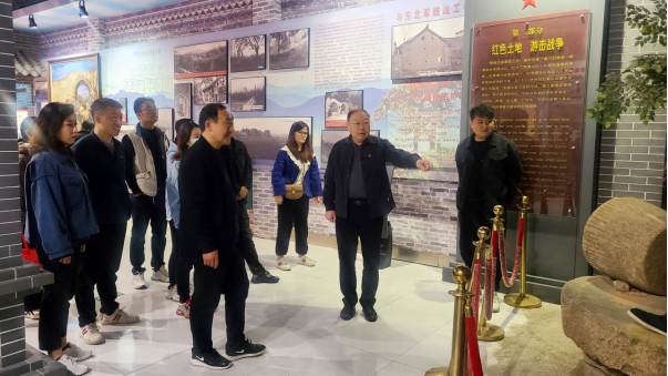 市文旅公司3月份新聞稿（一），?；⑸? 一路同行--駐馬店市文化旅游發(fā)展有限公司開展團建活動124.png