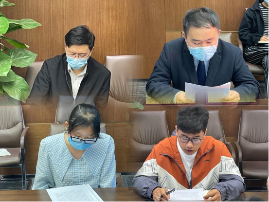 0428新聞稿-駐馬店市產(chǎn)業(yè)投資集團(tuán)有限公司召開(kāi)“青春向黨、奮斗強(qiáng)國(guó)”五四青年節(jié)主題座談交流會(huì)311.png